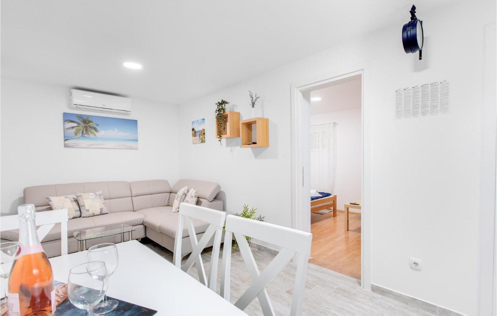 Gorgeous Apartment In Krk With Wifi Punat Exterior photo
